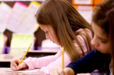 В Донецке протестуют против закрытия украинской школы