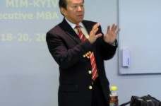 Профессор Годвин Вонг проанализировал пути привлечения инвестиций