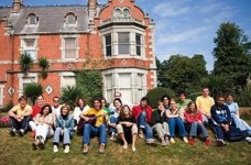 Групповые летние программы для детей и подростков в Великобритании