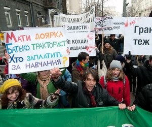 Студенты неоднозначны в оценках законопроекта "О высшем образовании"