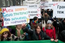 Студенты неоднозначны в оценках законопроекта "О высшем образовании"