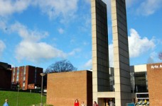 Летние каникулярные курсы для подростков в Великобритании