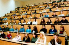 Требовать выпускников вузов отрабатывать три года – незаконно