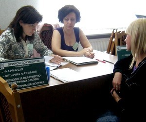 Более 50 тыс. заявлений абитуриентов на поступление в вуз уже получено, - Д. Табачник