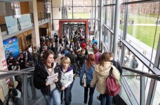 Минобразования просит ректоров обеспечить непрерывную работу приемных комиссий