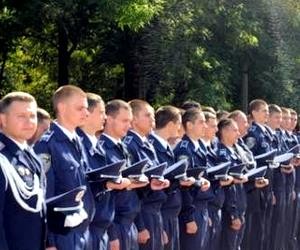 Студенты и преподаватели возмущены фактом закрытия вуза