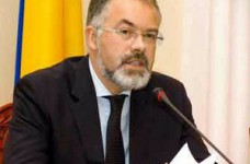 Министр образования не одобряет переманивание абитуриентов