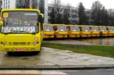 Более 600 автобусов получат школы в этом году, - Д. Табачник