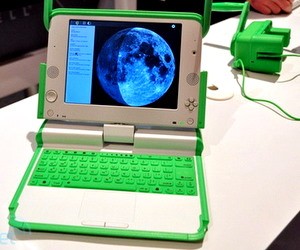 Через два года Минобразования планирует обеспечить детей-сирот нетбуками