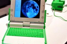 Через два года Минобразования планирует обеспечить детей-сирот нетбуками