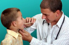 Пройти медосмотр до 1 сентября должны только первоклассники, - Минздрав