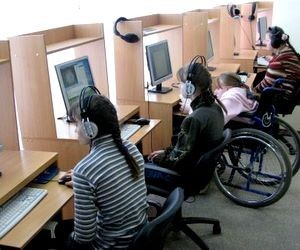 Дети "с особыми потребностями" должны учиться в обычных школах