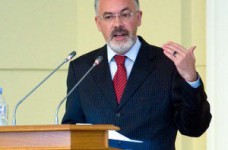 Табачник недоволен уровнем школьных учебников