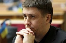 Парламент рассмотрит законопроект о моратории на закрытие школ