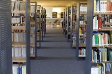 Учебники напечатали вовремя, только доставка еще продолжается