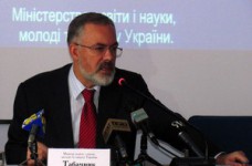 Никто не вправе лишать ребенка возможности учиться на родном языке, - Д. Табачник