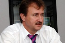 Столичные власти намерены материально стимулировать и учителей, и школьников