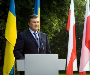 Обеспечение педагогам достойных условий труда сдерживается состоянием национальной экономики, - В. Янукович