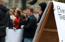 Тысячи студентов КПИ требовали встречи с министром образования