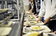 Правительство будет бороться с безответственностью в сфере питания детей