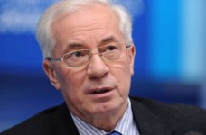 Премьер обещает, что зарплаты учителей вырастут до уровня средней в промышленности