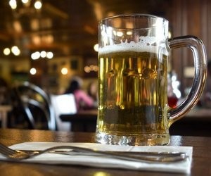 Минобразования требует запретить продажу алкоголя и сигарет в вузах