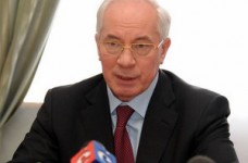 Нам не нужны специалисты с бумажкой в кармане, - премьер