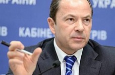 40% выпускников вузов работают не по специальности, - Тигипко