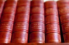 Есть вопросы Кто замахнулся на Уильяма нашего Шекспира?