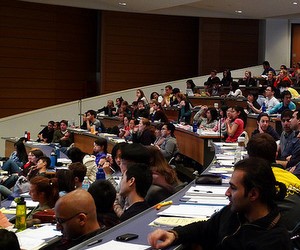 Около половины студентов положительно относятся к коррупции