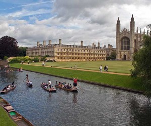 Британские вузы отказались считать иностранных студентов мигрантами