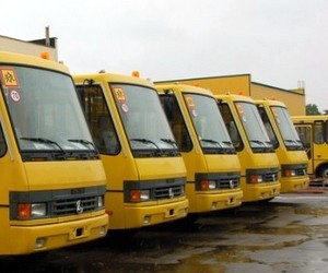 В ближайшие два года мы закроем проблему школьного автобуса, - Азаров