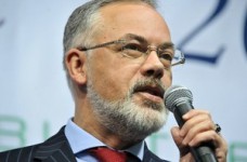 Министр образования должен уйти в предвыборный отпуск