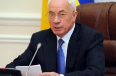 В школы придет более четырехсот тридцати тысяч первоклассников, - Азаров