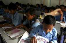 ЮНЕСКО призывает правительства к борьбе с неграмотностью