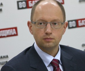 Знание языков необходимо для получения знаний в глобальном мире, - Яценюк