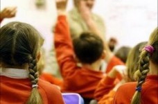 Детей привлекают к политической агитации во всех регионах