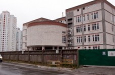 Около 2 тысяч родителей против создания в Киеве русскоязычной гимназии