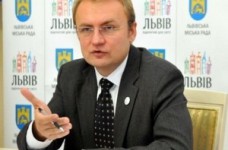 Учебники, изданные во Львове, не требуют согласования в Минобразования, - Садовой