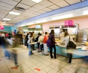 Качество питания в учебных заведениях снова проверят