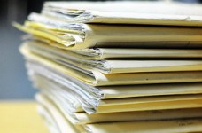 Минобразования просит аттестационные комиссии уменьшить бумажное давление на учителей