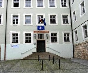 Avicenna International College (Венгрия)