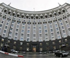 В правительстве говорят, что будут заботиться о бюджетниках и в дальнейшем