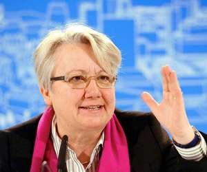 Министра образования Германии хотят лишить ученой степени