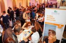 DEC education приглашает на выставку "Каникулы, школы и колледжи за рубежом"