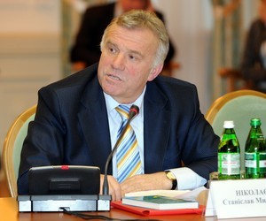 Николаенко предлагает принять за основу законопроект Згуровского