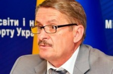 "КоСяК" не в высшем образовании, а в желании искать "5 угол в комнате"