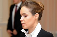 Королевская предлагает повысить зарплаты учителей