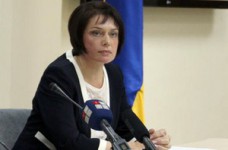 Гриневич требует от правительства увеличить зарплаты педагогов