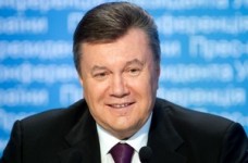 Янукович уверен, что зарплаты учителей будут повышаться